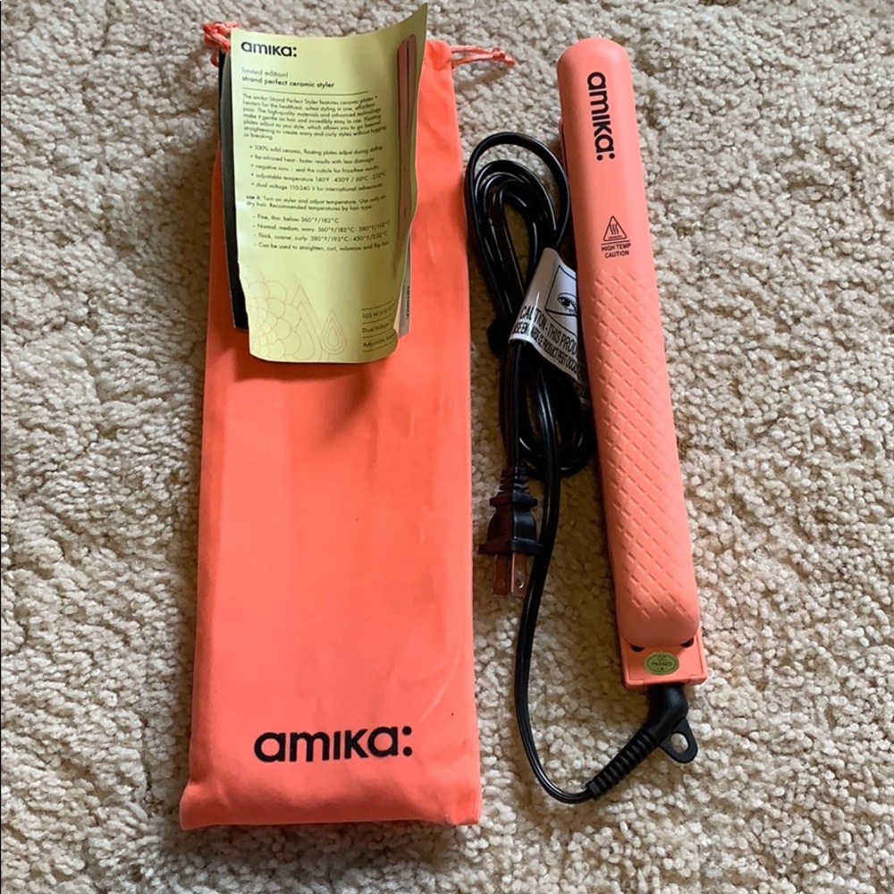 Brand new Amika straightener